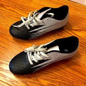 NEVER WORN. Soccer cleats